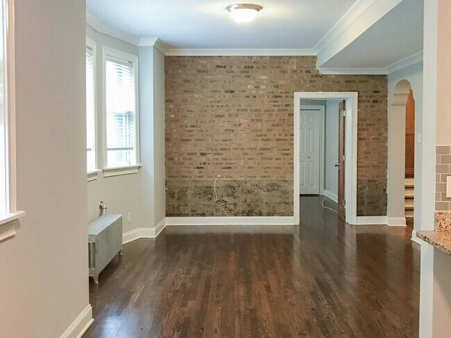 Foto del edificio - 4836-38 North Paulina Street, Unit G