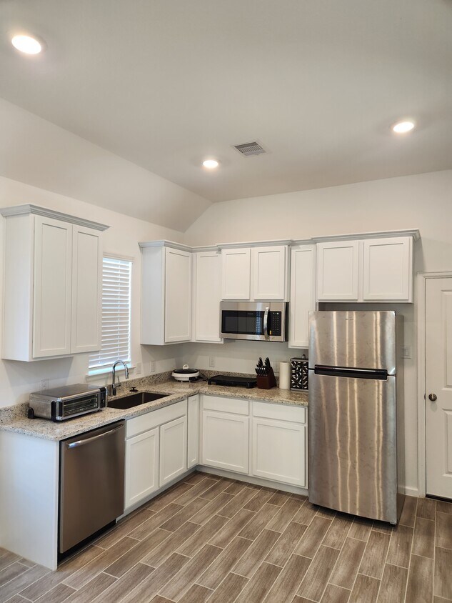 11202 Alpenhorn Pl Unit B, Tomball, TX 77375 Apartments in Tomball