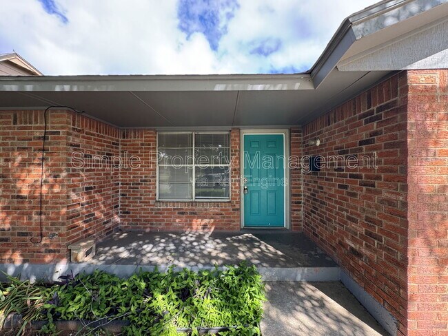Building Photo - 4717 Creekwood Dr