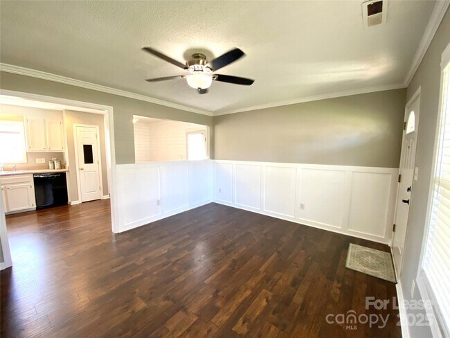 Foto del edificio - 15 Linestowe Dr