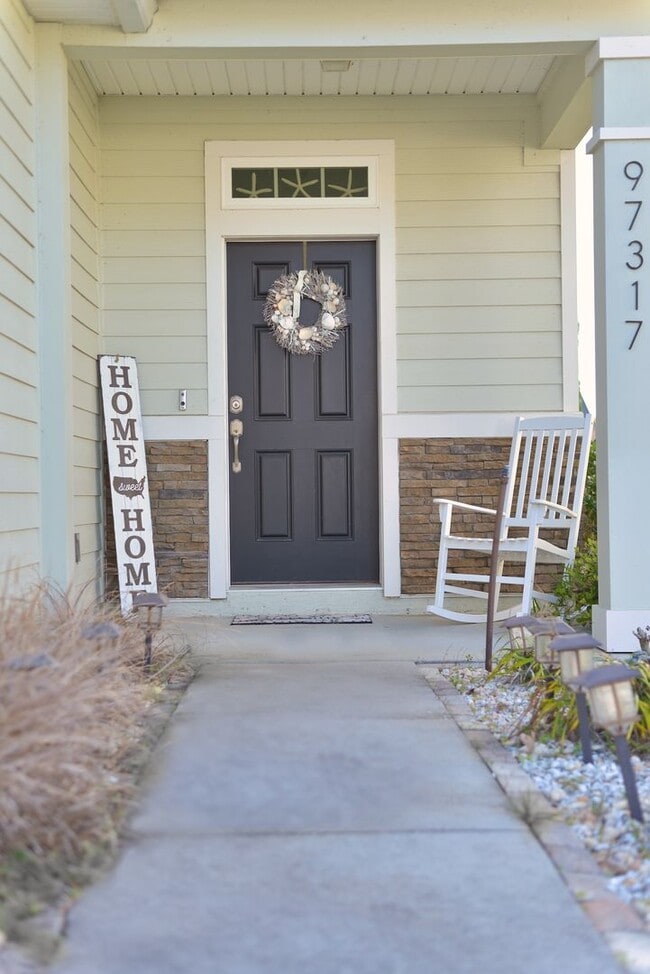 Foto del edificio - Beautiful Pond-Front Home Near Amelia Concourse