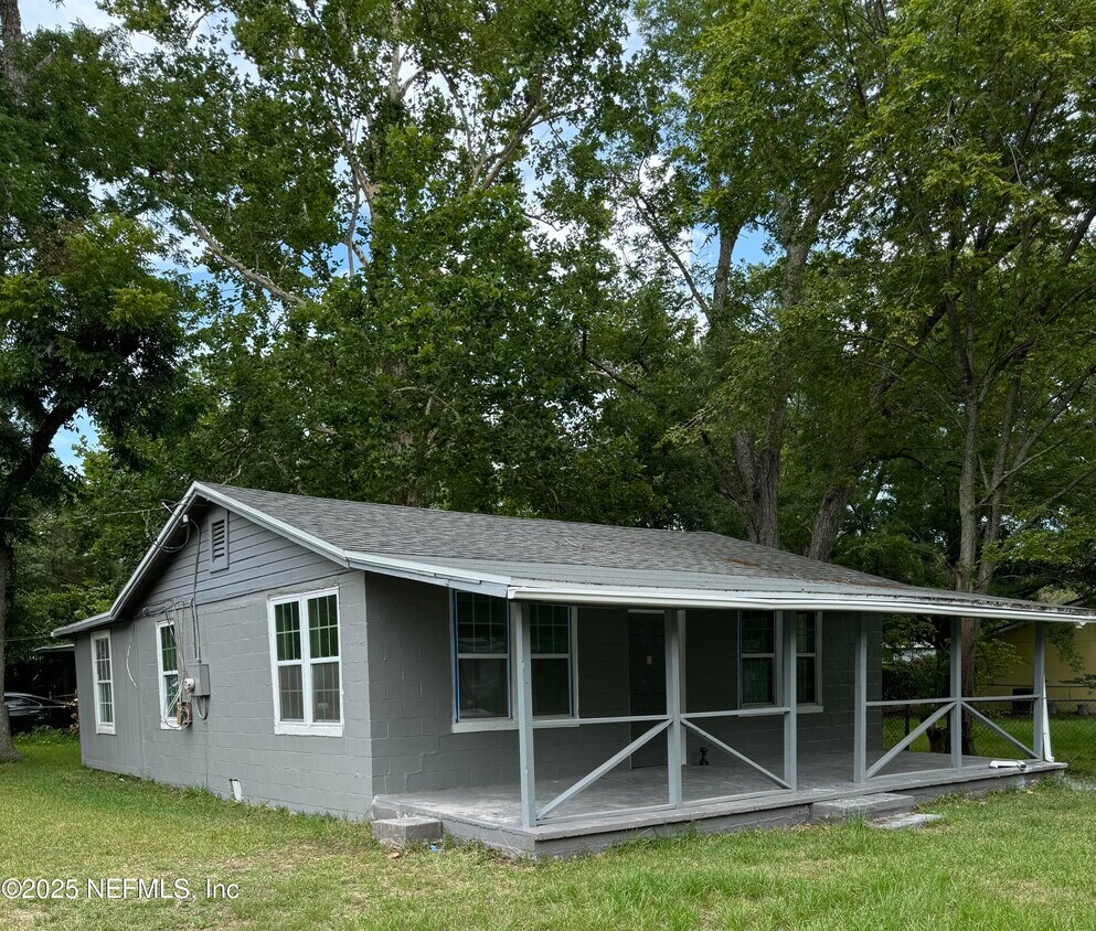 Foto principal - 1421 Detroit St