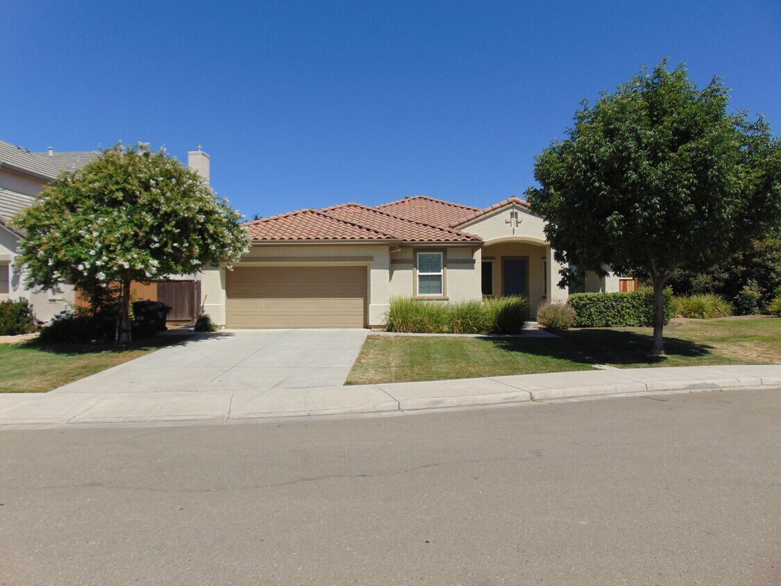 Primary Photo - Beautiful Single story Home in Tracy