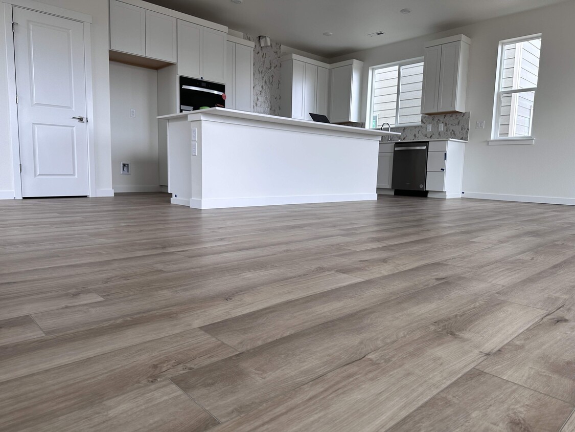 Open Kitchen - 4912 88th Dr NE