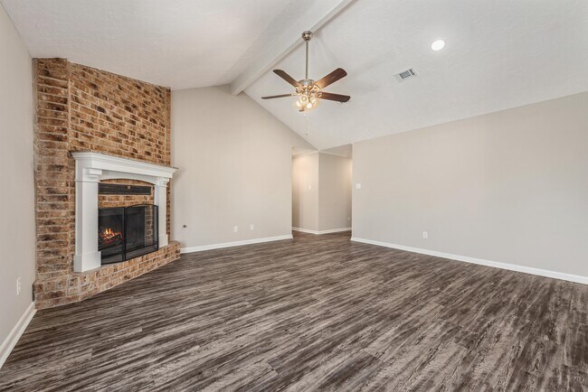 Building Photo - 3900 Sioux Cir