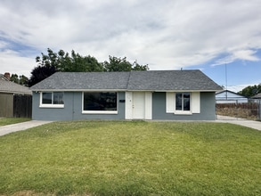 Building Photo - 705 S Ione St