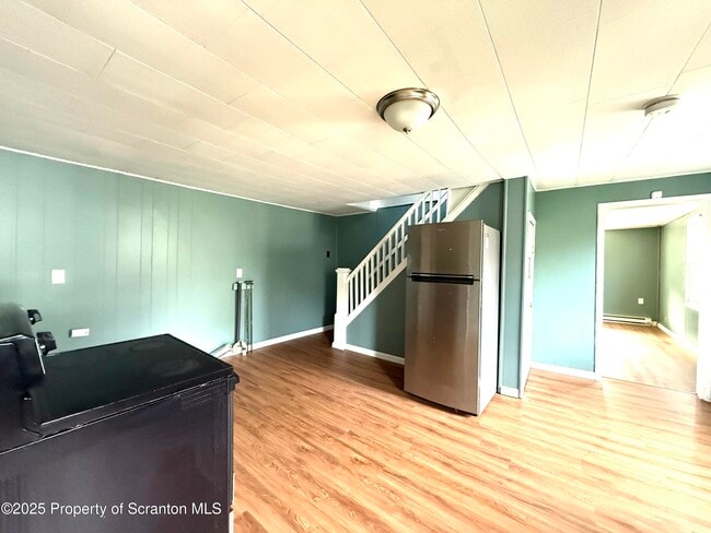 Building Photo - 755 Main St