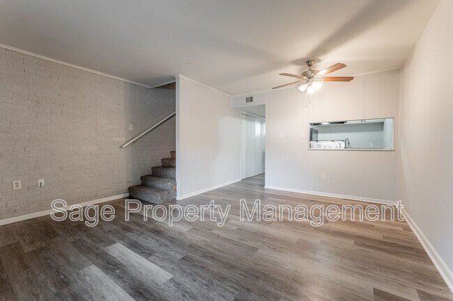 Foto del edificio - 2447 Brownlee St