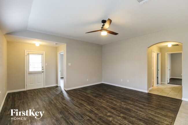 Foto del edificio - 1102 Ruby Ct