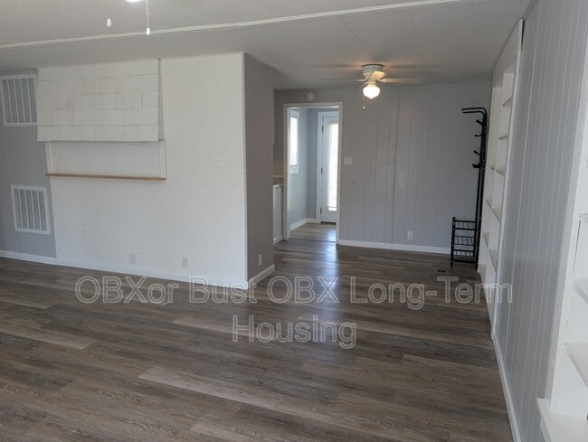 Building Photo - 111 Faris Dr