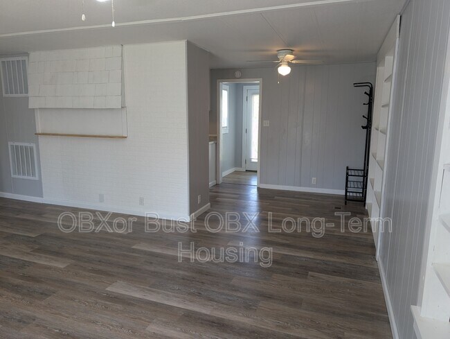 Foto del edificio - 111 Faris Dr