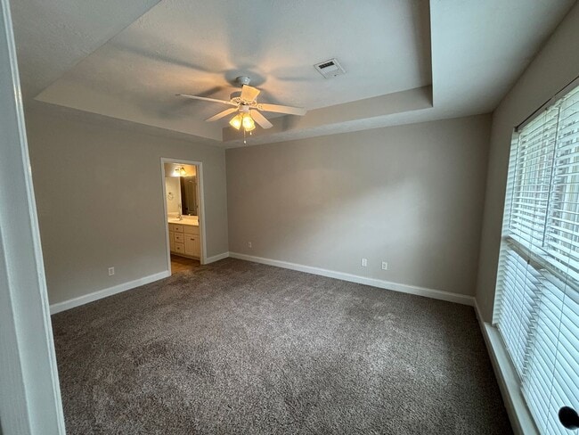 Building Photo - 829 Bryan Cir
