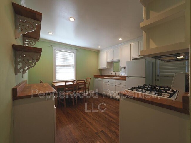 Foto del edificio - 543 Cecil Ct