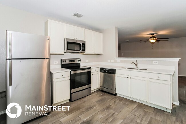 Building Photo - 1111 Antoinette Dr