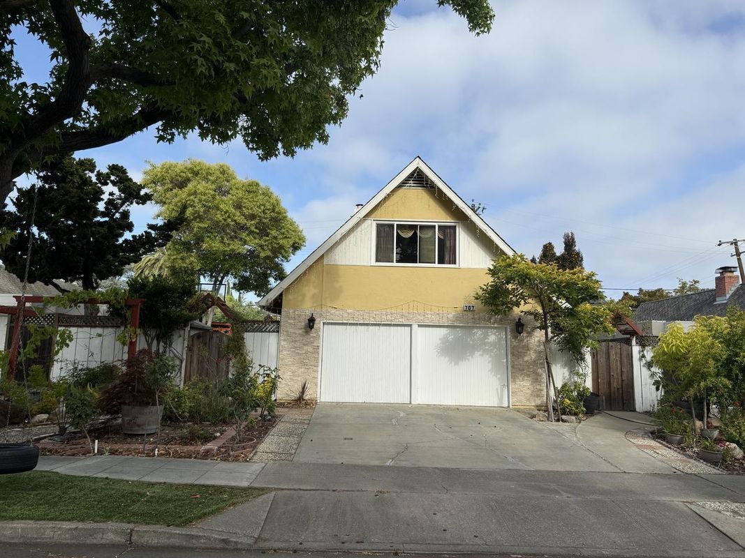 Primary Photo - 707 Pierino Ave