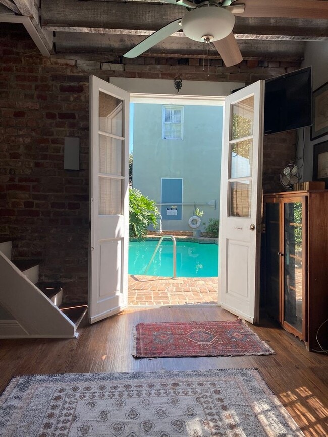 Building Photo - 1 BR / 1BA French Quarter Apt in Historic ...