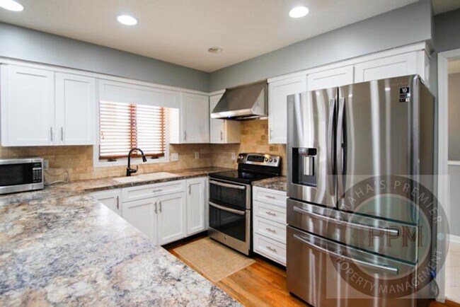 Foto del edificio - Beautiful and Spacious 3 Bd/3Ba with finished basement