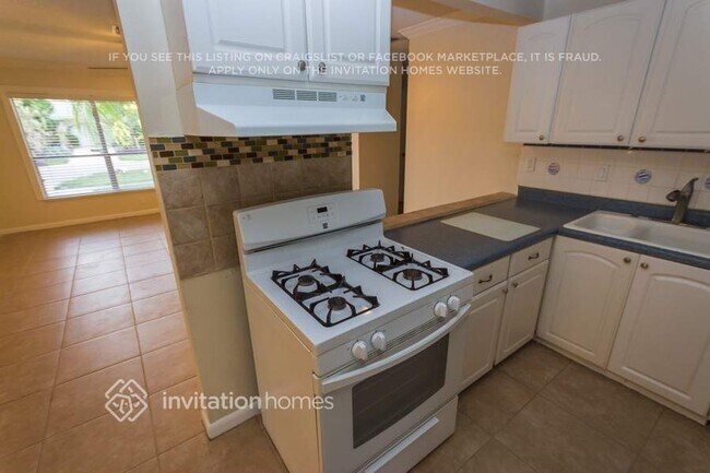Foto del edificio - 4870 Poseidon Pl