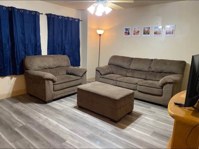 Building Photo - 920 S 25 E