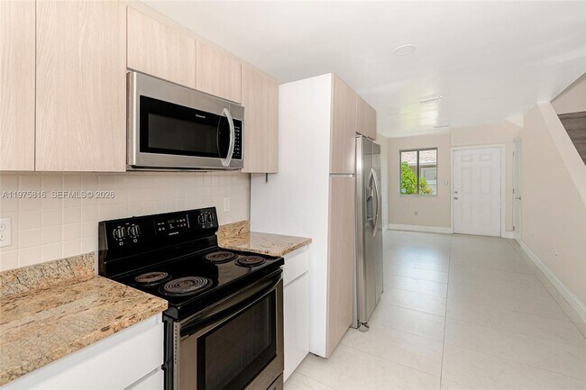 Foto del edificio - 813 NW 3rd Ave