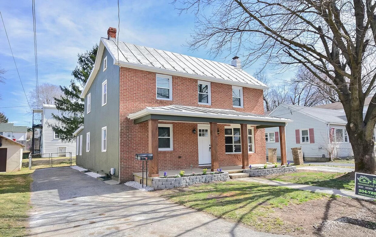 Primary Photo - 998 Jefferson Ave