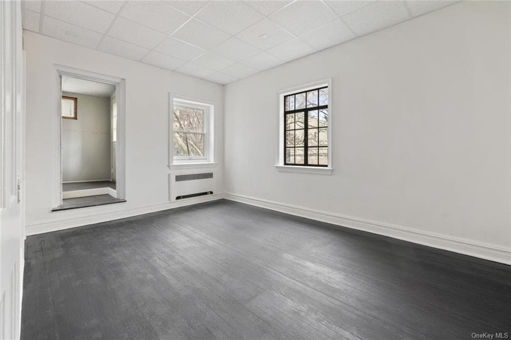 Building Photo - 1044 Manhattan Ave