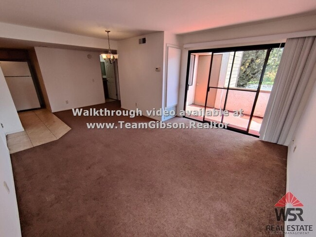 Building Photo - 1 Bedroom, Upstairs Condo