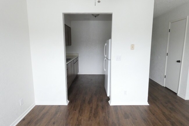Foto del edificio - 2709 Leslie Rd