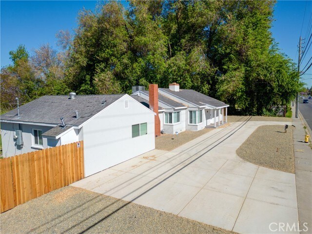 Foto del edificio - 1321 N Carpenter Rd