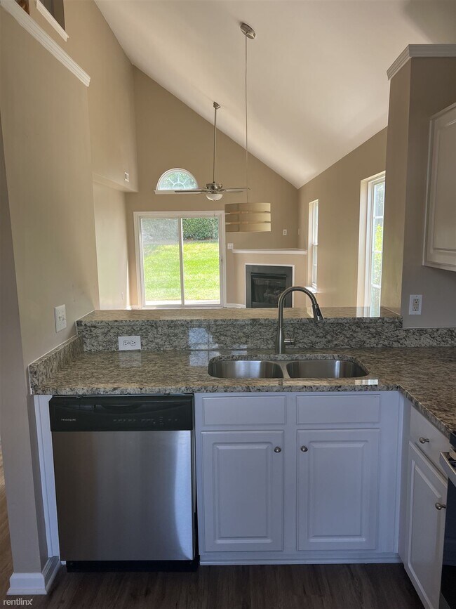 Foto del edificio - 3 br, 2 bath Townhome - 7545 Pilot Cove Court