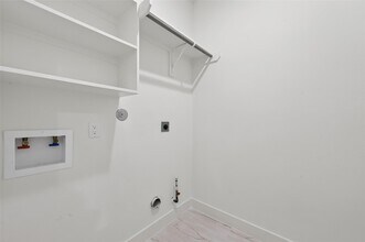 Building Photo - 951 Highland Lgt Ln
