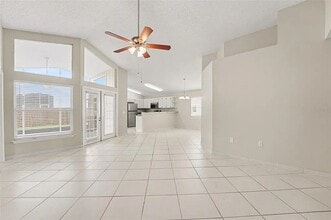 Building Photo - 204 Kingshill Ct SE