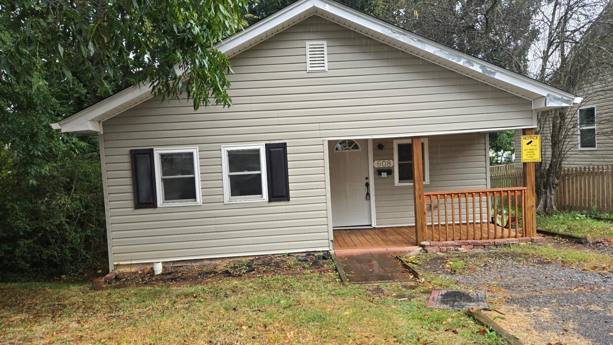 Primary Photo - 608 Wilson Ave