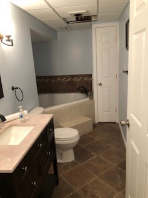 Foto principal - 847 Turf Valley Dr