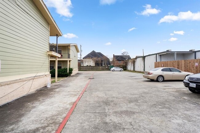 Building Photo - 4718 Delano St