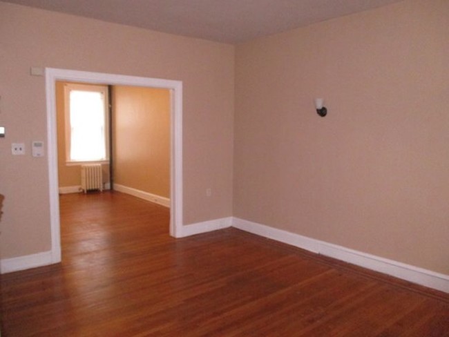 Building Photo - 4128 Parkside Dr