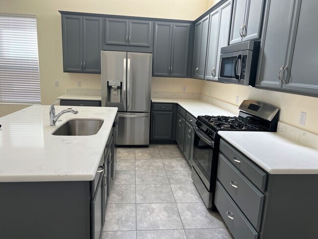 Foto del edificio - New large 3br/3.5ba house in Winter Garden!