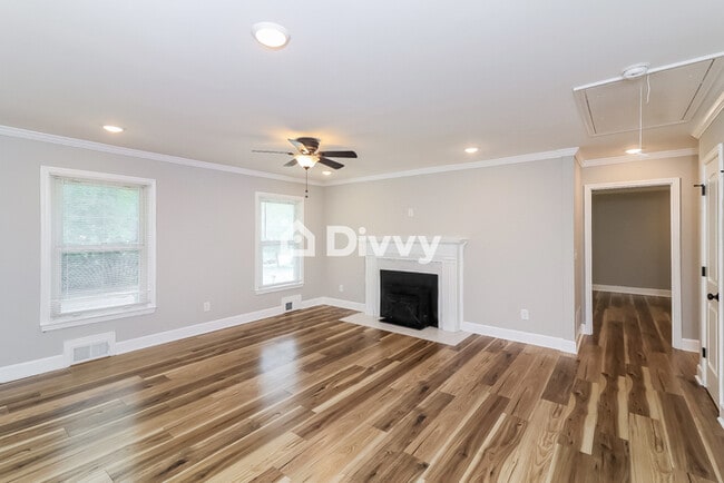 Building Photo - 442 Lynhurst Dr SW