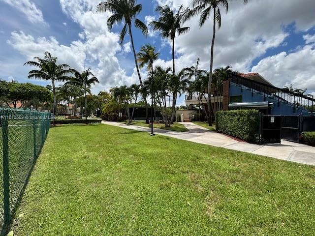 Foto del edificio - 4890 NW 102nd Ave