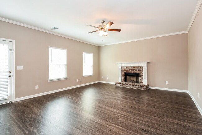 Foto del edificio - 602 Fieldcrest Dr