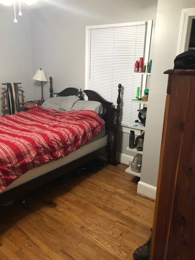 Foto del edificio - 1015 Noblin Ave