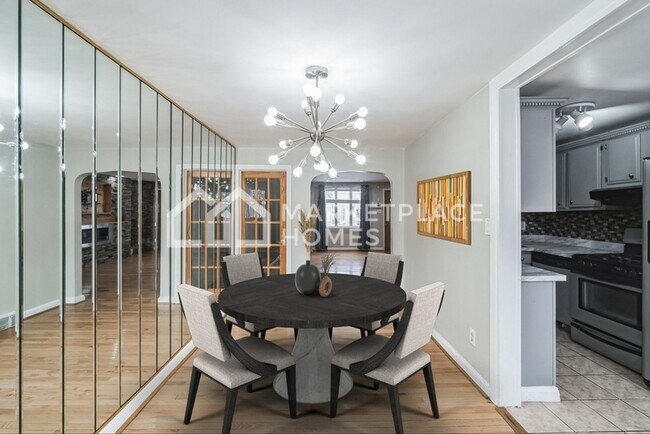 Foto del edificio - 1818 N 77th St