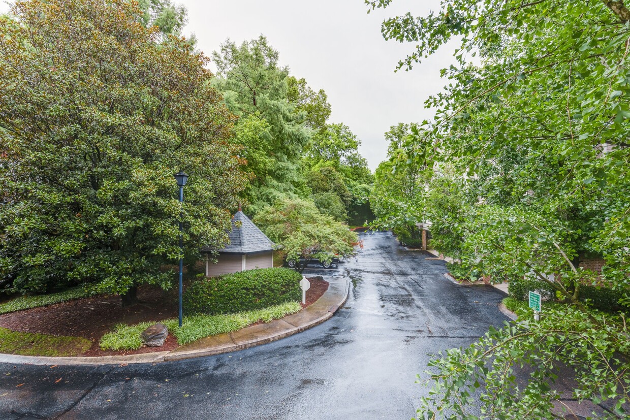 Primary Photo - 2043 Stokes Ln