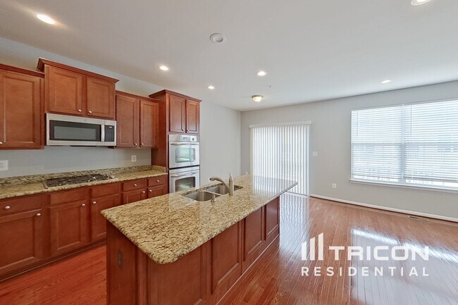 Foto del edificio - 2644 Shade Branch Rd