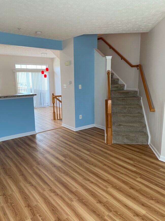 Foto del edificio - 4513 Golden Meadow Dr