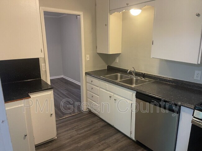 Foto del edificio - 4609 W 3rd St