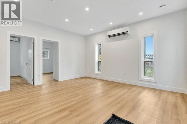 Building Photo - 67 Kimberly Crescent