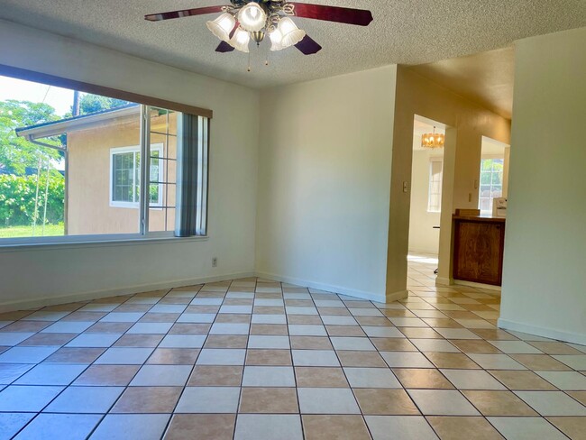 Building Photo - 1375 Mitchell Ln