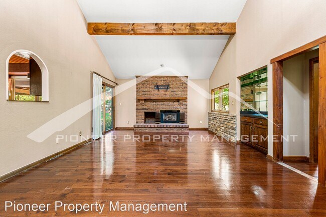 Building Photo - 4 br, 6 bath House - 5735 Big Canon Dr