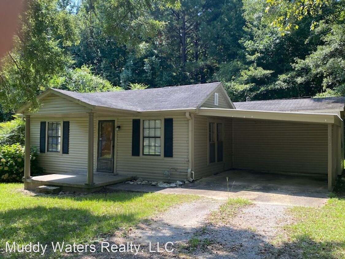 1096 S Feemster Lake Rd, Tupelo, MS 38804 House for Rent in Tupelo